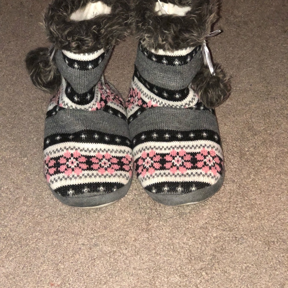 Slippers - Picture 2 of 3